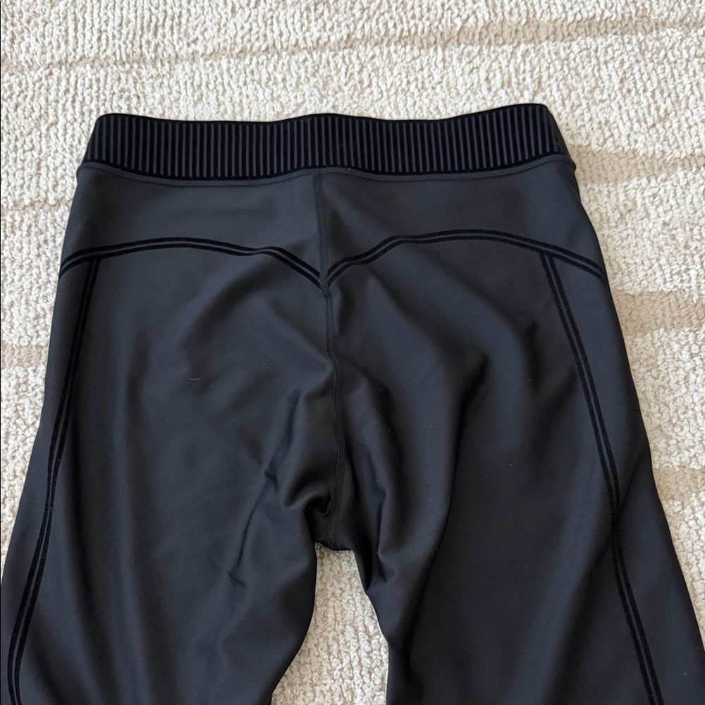 Alo Yoga Black Leggings with suede details - Picture 2 of 3